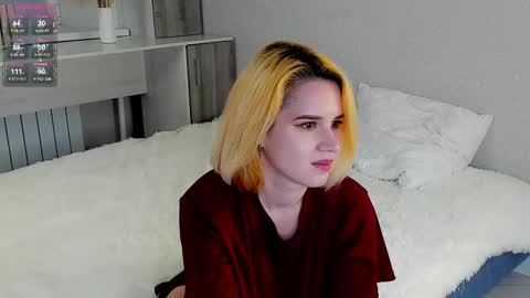 Snapshot of haleynygard chatting on September 16, 1:13 am Nika online show from September 16, 1:13 am