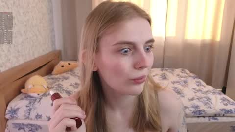 Snapshot of halie_cross chatting on March 1, 4:04 am Nellie online show from March 1, 4:04 am
