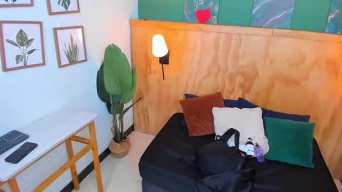 Snapshot of halleylorens chatting on October 11, 7:05 pm Halley Lorens online show from October 11, 7:05 pm