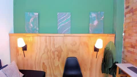 Halley Lorens online show from April 4, 7:23 pm