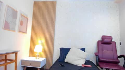 Snapshot of halleylorens chatting on October 29, 7:27 pm Halley Lorens online show from October 29, 7:27 pm