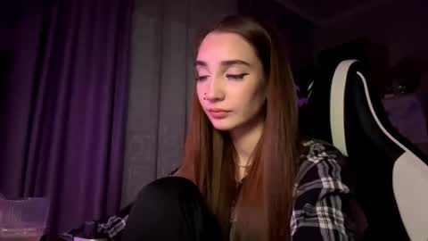 Holly online show from November 29, 8:57 pm