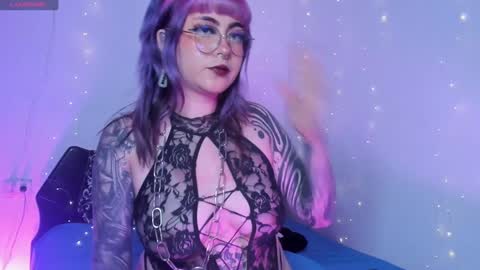 Snapshot of hallucigenia_sparza chatting on January 14, 1:17 pm Hallu online show from January 14, 1:17 pm