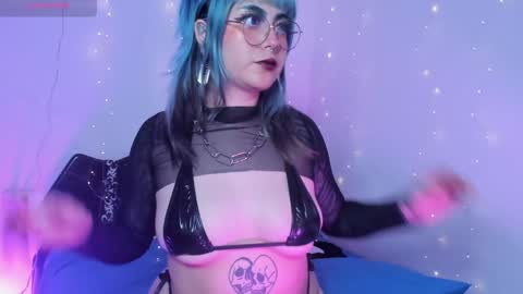 Snapshot of hallucigenia_sparza chatting on December 20, 11:21 am Hallu online show from December 20, 11:21 am