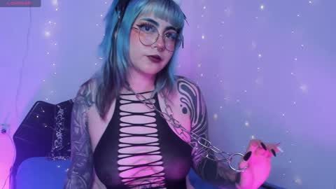 Snapshot of hallucigenia_sparza chatting on December 19, 11:18 am Hallu online show from December 19, 11:18 am