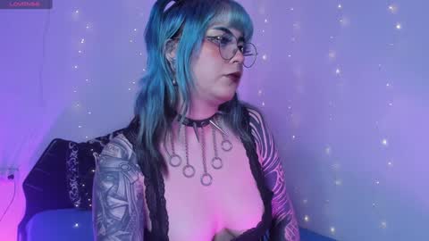 Snapshot of hallucigenia_sparza chatting on December 9, 11:36 am Hallu online show from December 9, 11:36 am
