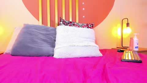 Snapshot of hanah_greey chatting on February 25, 1:43 pm HANAH online show from February 25, 1:43 pm