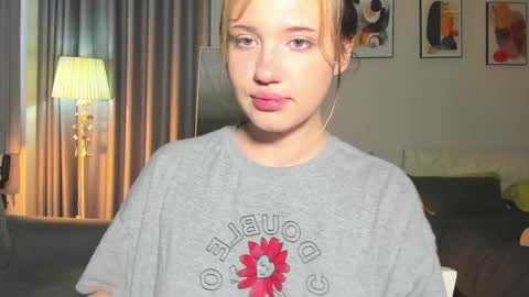 Snapshot of hanahwoods chatting on February 25, 11:15 pm hanahwoods online show from February 25, 11:15 pm