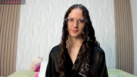 hanasleep online show from April 30, 6:35 pm
