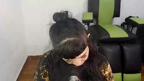 Snapshot of hanna99moon chatting on December 21, 4:52 am JUANA online show from December 21, 4:52 am