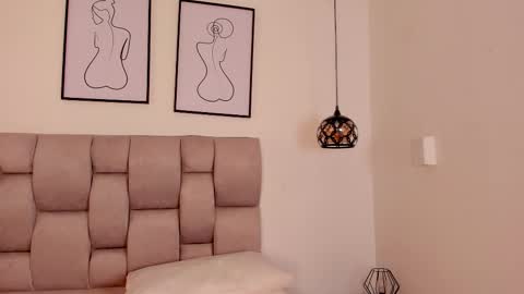 Snapshot of hanna__evans_ chatting on October 16, 11:57 am hanna__evans_ online show from October 16, 11:57 am