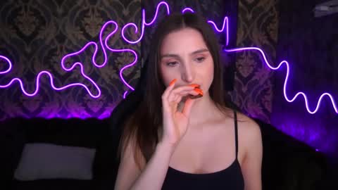 hanna__klein online show from March 12, 6:29 am