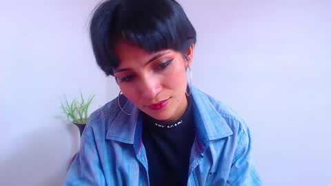 Sara online show from December 17, 7:37 pm