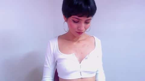 Sara online show from December 5, 7:17 pm