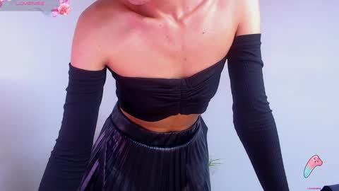 Sara online show from December 6, 10:07 pm