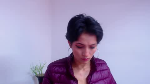 Sara online show from December 18, 4:28 pm
