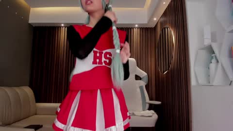 Hanna Dust online show from January 31, 1:45 pm