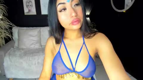  im Hanna online show from December 7, 12:13 pm