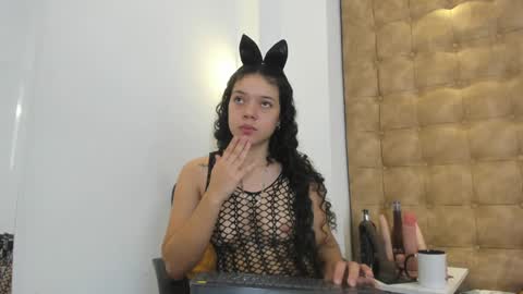 Snapshot of hanna_jadidi chatting on January 27, 3:37 am Hanna online show from January 27, 3:37 am
