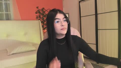 Hanna online show from March 24, 9:42 pm