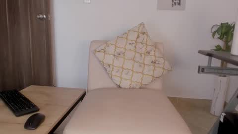 Snapshot of hanna_risso chatting on October 18, 6:53 pm HANNA online show from October 18, 6:53 pm