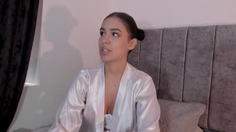 Snapshot of hanna_risso chatting on February 8, 6:01 pm HANNA online show from February 8, 6:01 pm