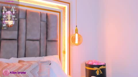 Eliana online show from October 4, 1:11 am