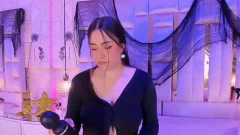  Hanna Collins  online show from November 30, 12:42 pm