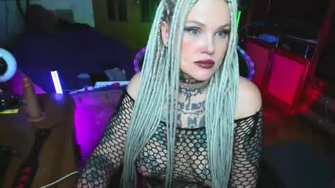 Snapshot of hannah_chaos chatting on October 23, 2:28 am Hannah online show from October 23, 2:28 am