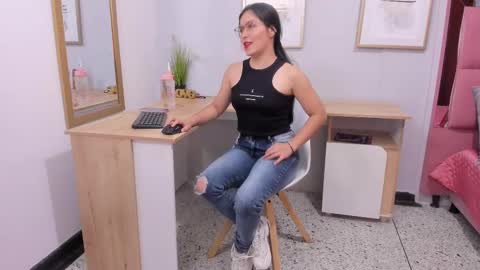 Snapshot of hannah_martinez_ chatting on February 23, 8:50 pm Maira online show from February 23, 8:50 pm