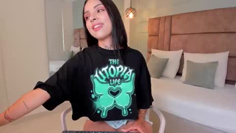 Snapshot of hannah_miltonn chatting on September 11, 9:48 pm Hannah Milton online show from September 11, 9:48 pm