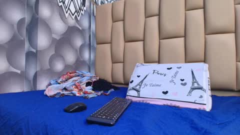 hannah_teehn online show from October 6, 7:18 pm