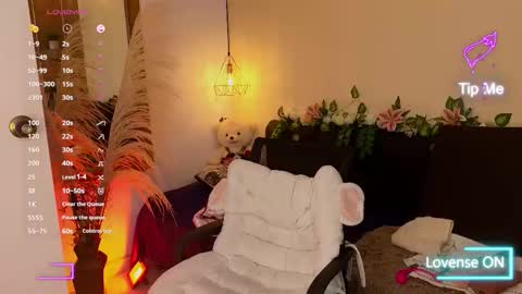 Hannah Williams online show from November 1, 1:10 am