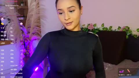 Snapshot of hannah_williams1 chatting on September 9, 11:15 pm Hannah Williams online show from September 9, 11:15 pm