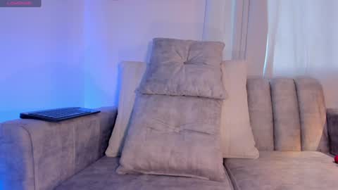 Hannah  online show from January 12, 1:37 pm