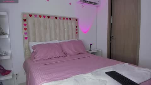 Snapshot of hannahgreenn chatting on September 25, 9:23 pm HANNAH GREENN - follow me online show from September 25, 9:23 pm