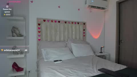 Snapshot of hannahgreenn chatting on October 29, 2:16 am HANNAH GREENN - follow me online show from October 29, 2:16 am