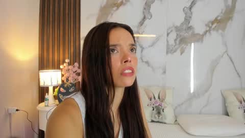 Hannahill69 online show from October 9, 5:00 am