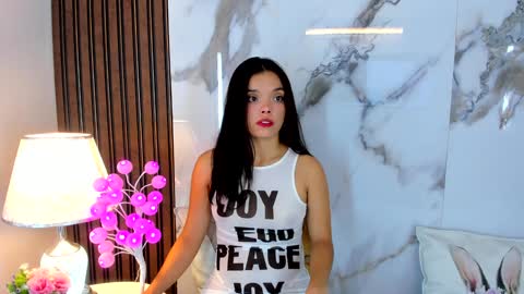 Hannahill69 online show from December 9, 4:34 am