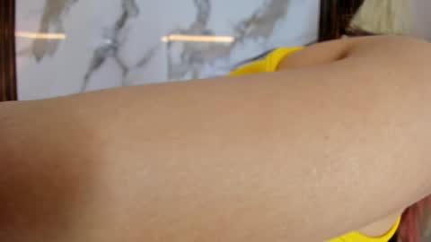 Hannahill69 online show from September 19, 4:55 am