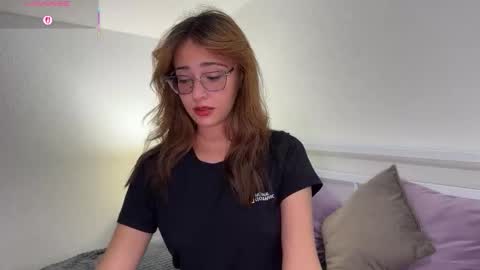 hannahinto online show from November 6, 4:24 pm