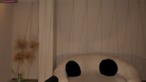 HANNAH J online show from October 25, 7:10 pm