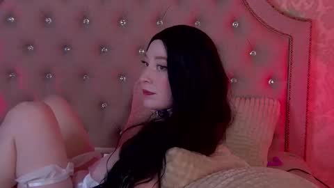 Snapshot of hannahmonttana chatting on October 28, 4:29 am Pearl online show from October 28, 4:29 am