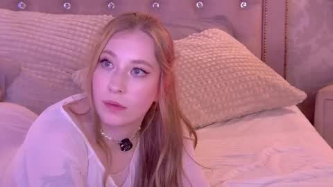 Snapshot of hannahmonttana chatting on September 27, 10:55 am Pearl online show from September 27, 10:55 am