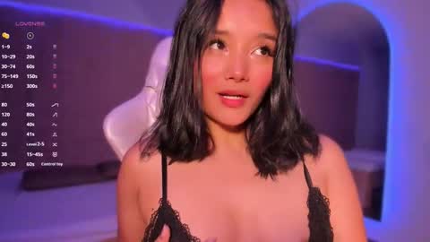 hannahmonttgomery  Help me reach 100 Hands up online show from February 16, 4:29 pm