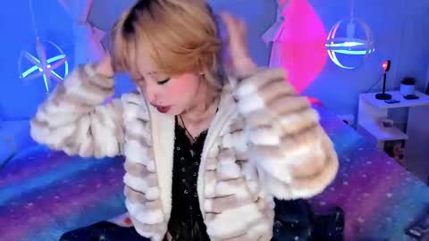 Snapshot of hannahpage chatting on October 3, 11:59 am Hannah online show from October 3, 11:59 am