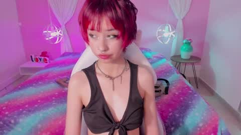 Snapshot of hannahpage chatting on February 8, 3:31 pm Hannah online show from February 8, 3:31 pm