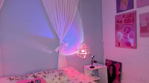 Snapshot of hannahpage chatting on October 30, 12:17 pm Hannah online show from October 30, 12:17 pm