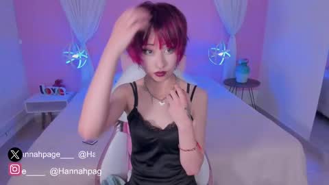 Snapshot of hannahpage chatting on February 12, 12:12 pm Hannah online show from February 12, 12:12 pm