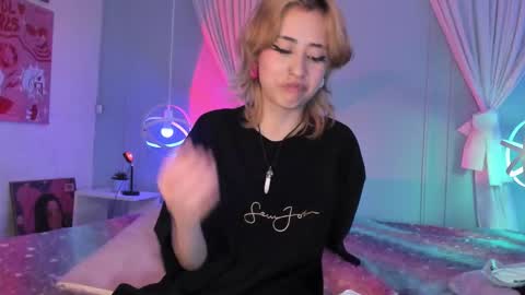 Snapshot of hannahpage chatting on October 17, 3:37 pm Hannah online show from October 17, 3:37 pm